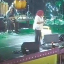 Alcione passa mal em show e apresentação é interrompida - Reprodução/Instagram