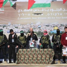Três reféns israelenses são libertados em troca de presos palestinos