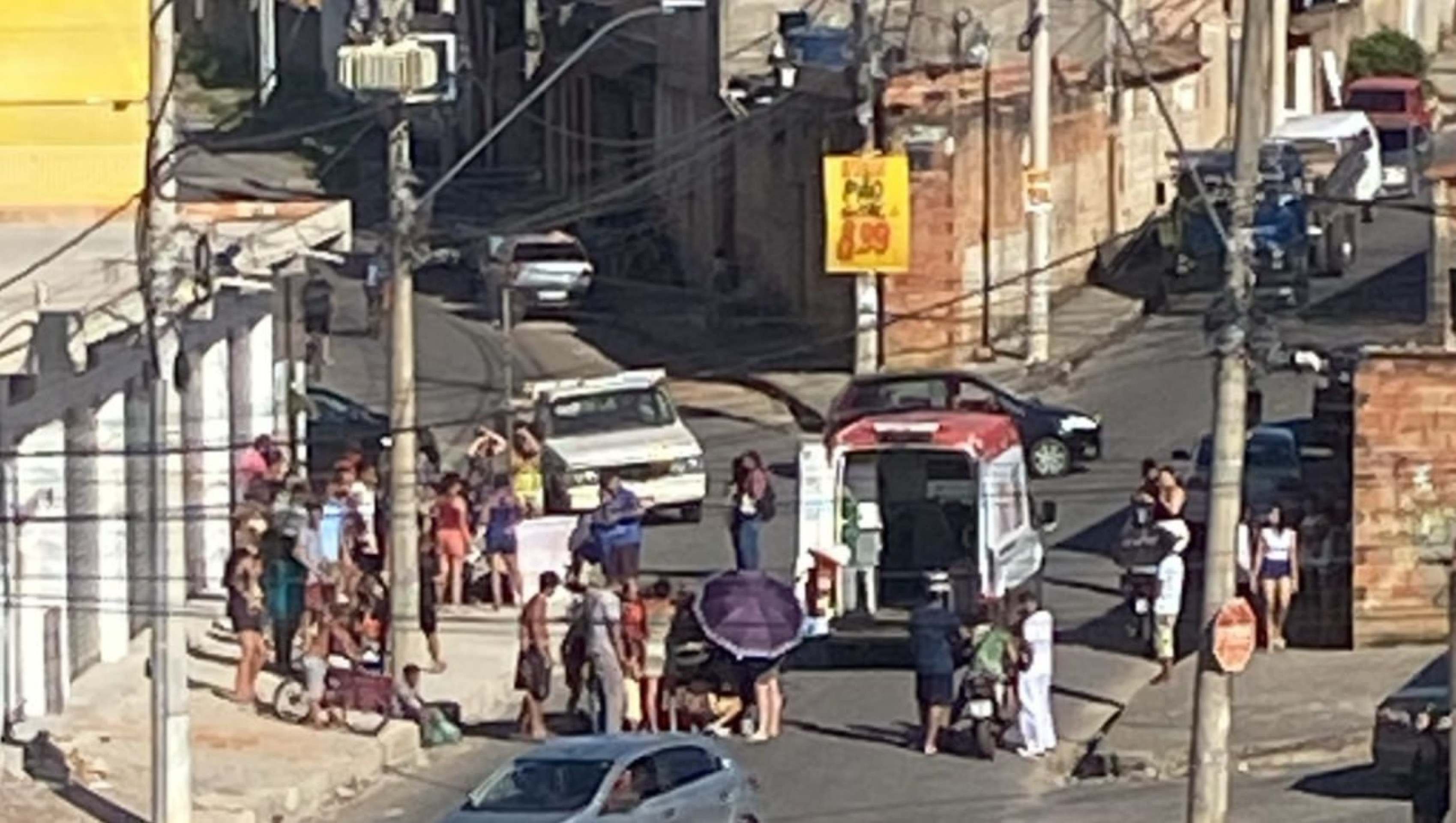 Batida entre motos aciona helicóptero e deixa vítima em estado grave