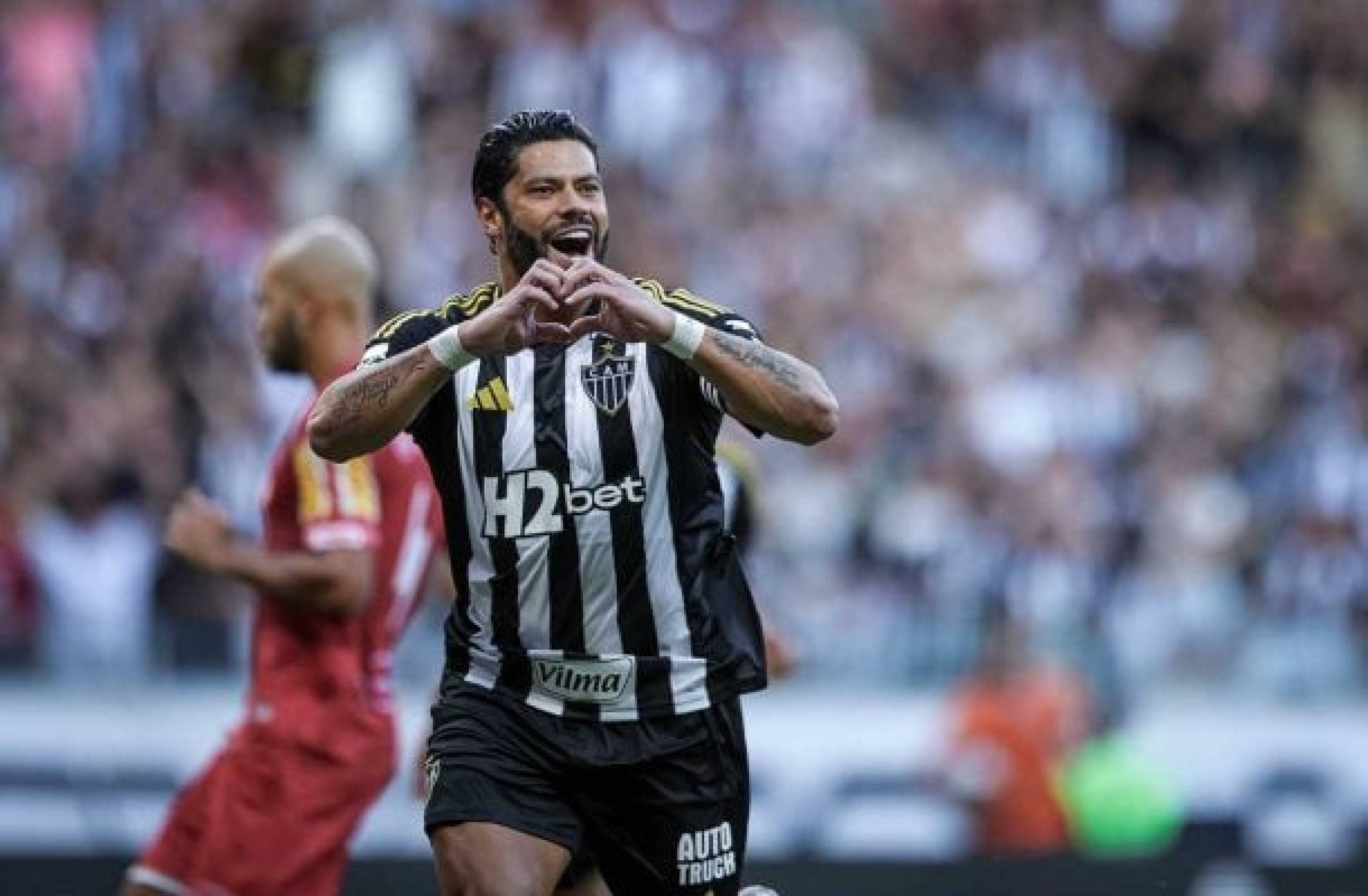 Hulk explica golaço e dedica vitória à torcida do Atlético