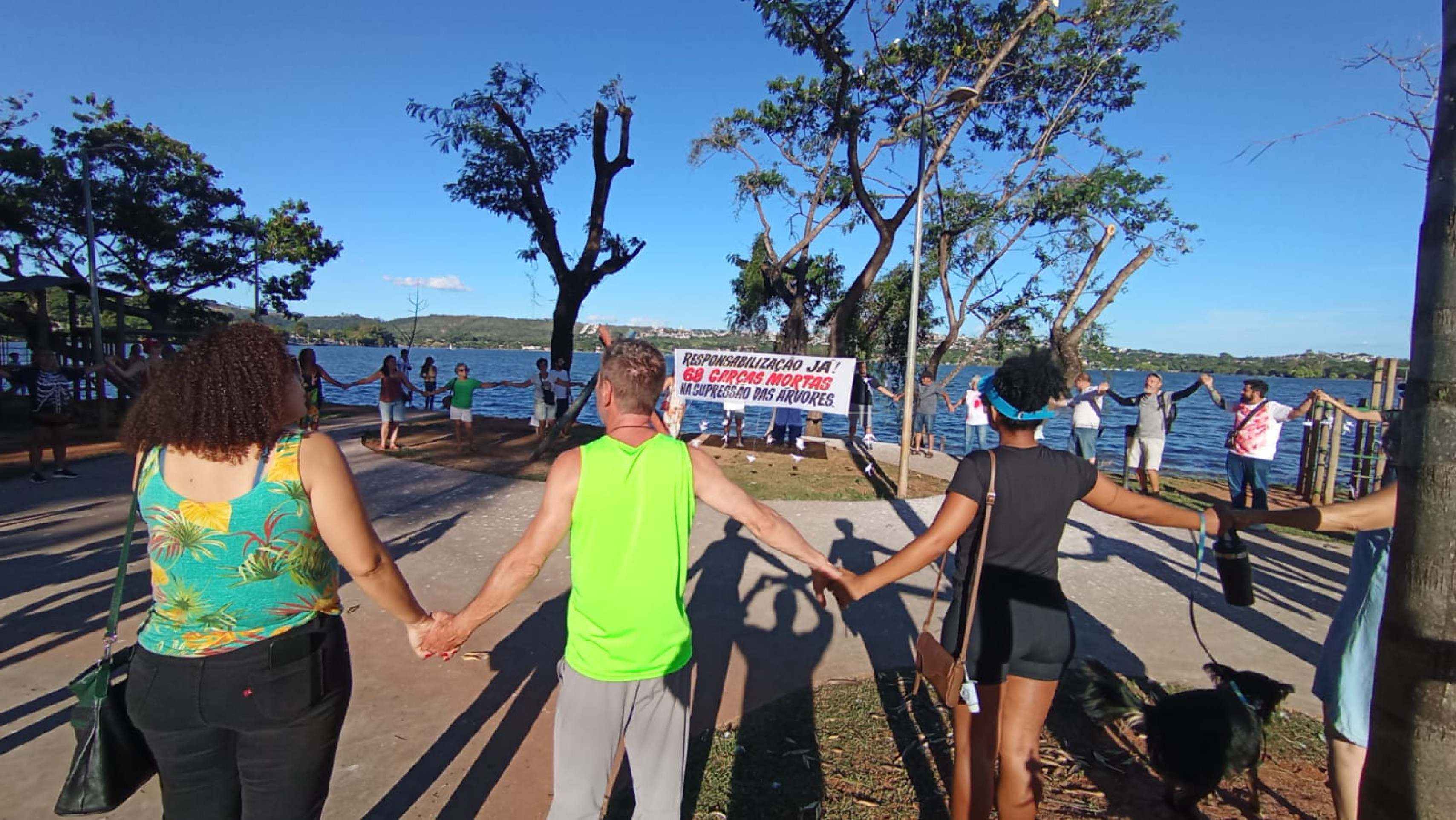 Com um grande abraço, participantes se comprometeram em se tornar os guardiões das garças de Lagoa Santa
