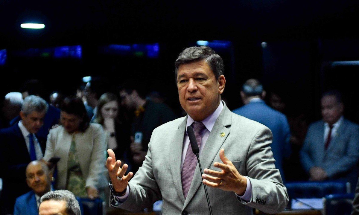 Carlos Viana voltará ao trabalho no Senado na próxima semana -  (crédito: Geraldo Magela/Agência Senado)