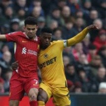Com gol de Salah, Liverpool vence Wolves e segue isolado na liderança do Inglês - No Ataque Internacional