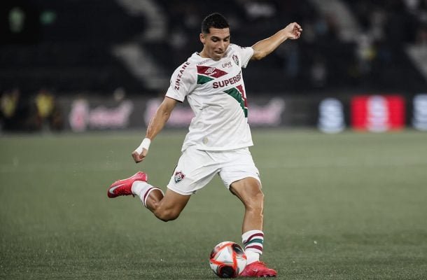 SERNA - Substitiu Cano, mas não teve grandes chances - Nota 6,0 - Lucas Merçon/Fluminense