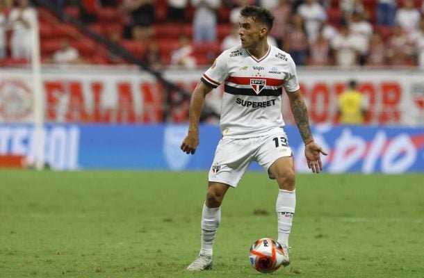 ENZO DÍAZ  - Teve atuação discreta no ataque e também deu alguns espaços na defesa - Nota 5,0 - Rubens Chiri/Saopaulofc.net