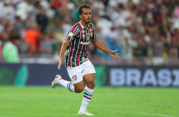LIMA - Entrou no lugar de Riquelme Felipe e teve alguns bons momentos, como quando colocou uma bola no travesão - Nota 6,5 - Marcelo Gonçalves/Fluminense 