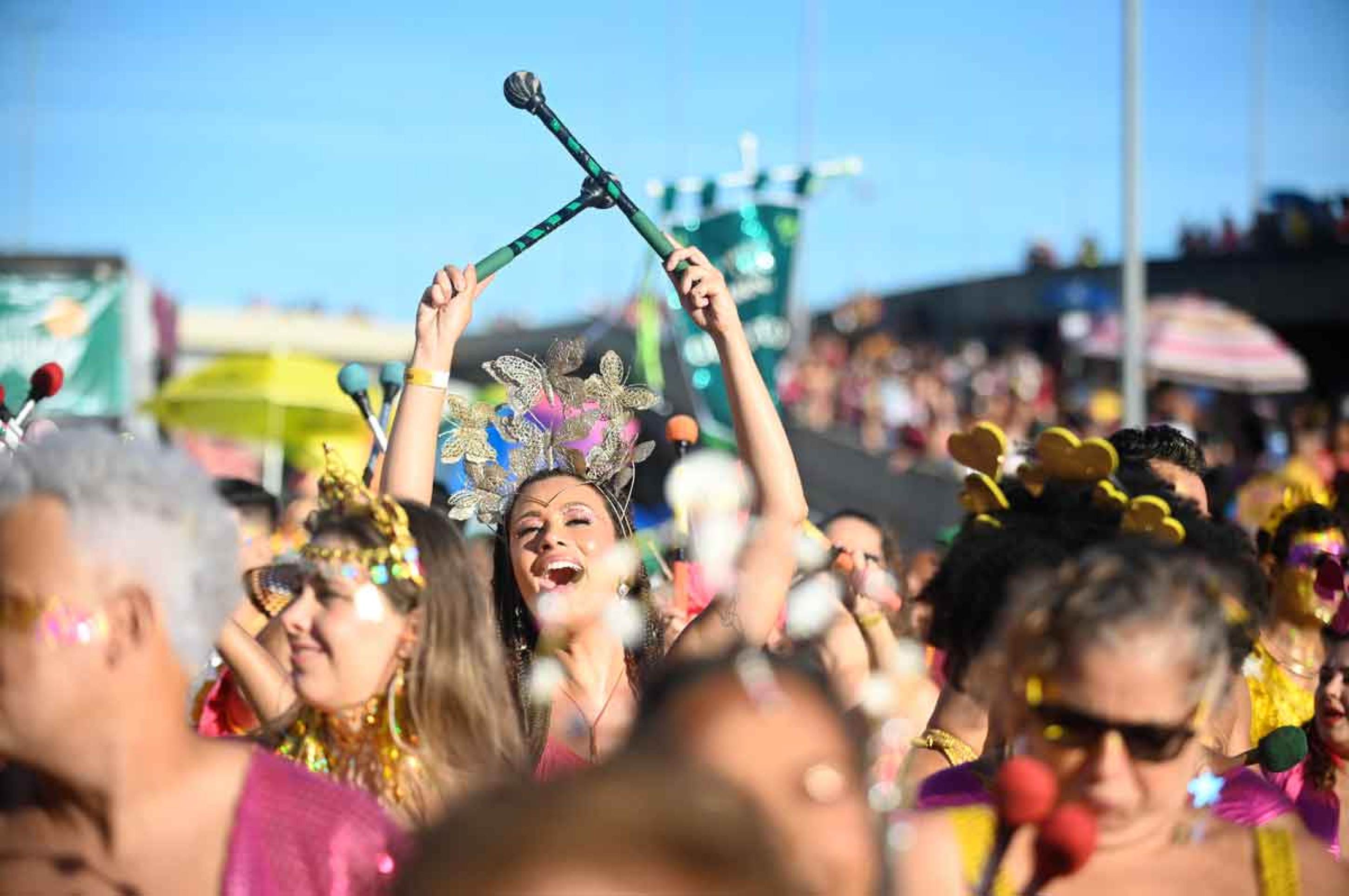 Bloco de carnaval Então, Brilha! promove oficina gratuita