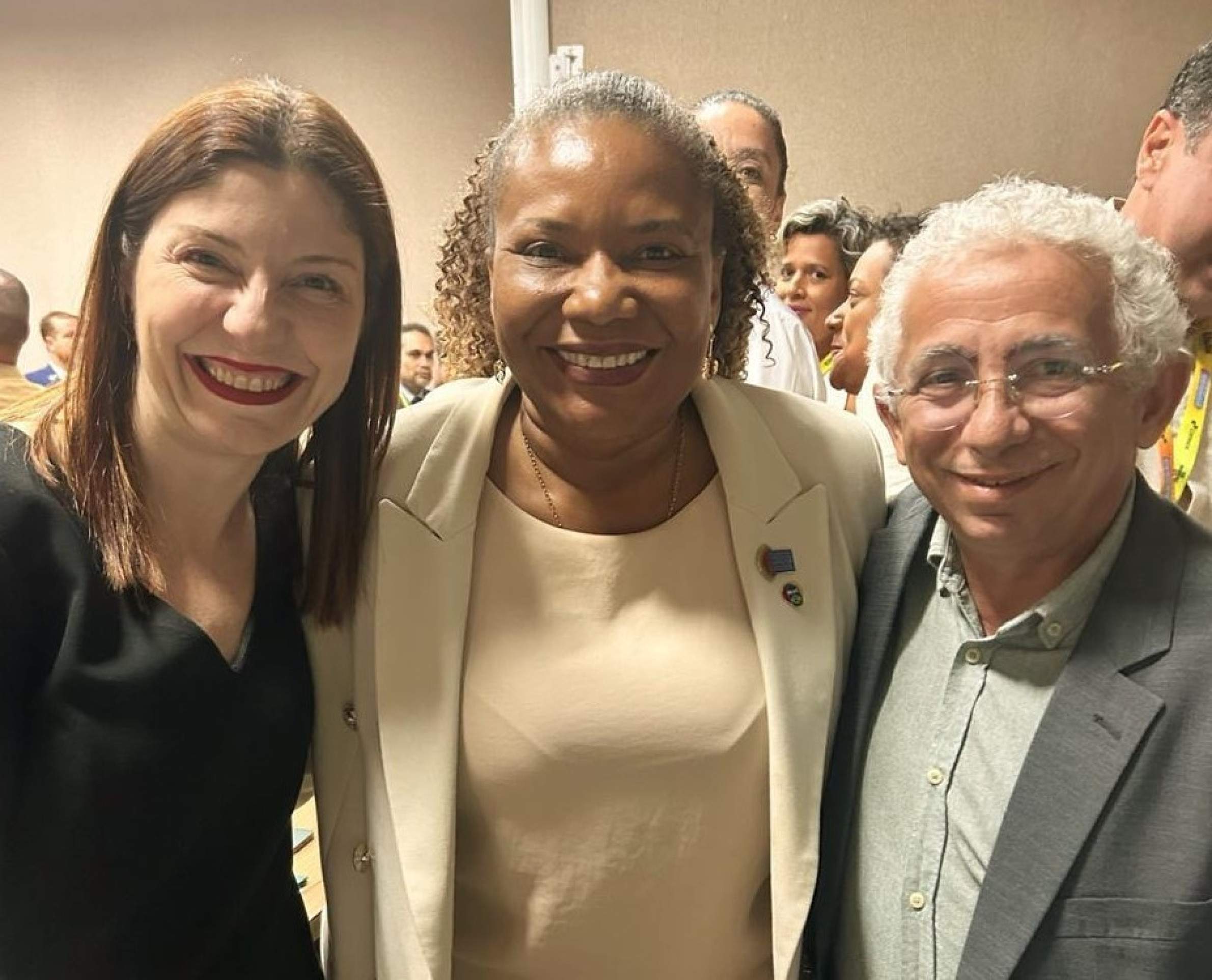 Eliane Parreiras, secretária Municipal de Cultura de BH, com a ministra da Cultura, Margareth Menezes, e Marcus Alves, presidente da Fundação Cultural de João Pessoa Eliane Parreiras, secretária Municipal de Cultura de BH, com a ministra da Cultura, Margareth Menezes, e Marcus Alves, presidente da Fundação Cultural de João Pessoa