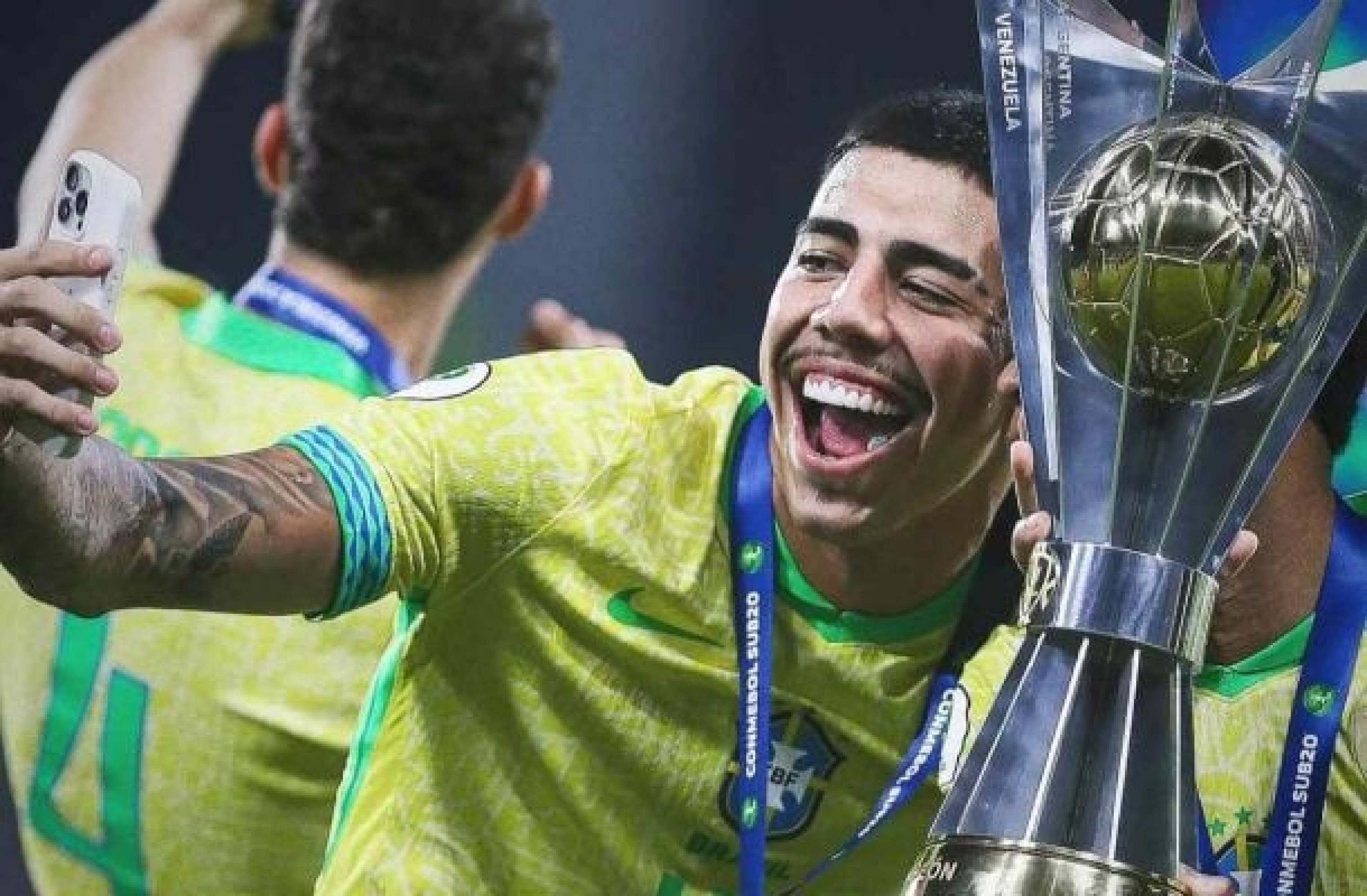 Iago volta em alta ao Flamengo após título pela Seleção sub-20