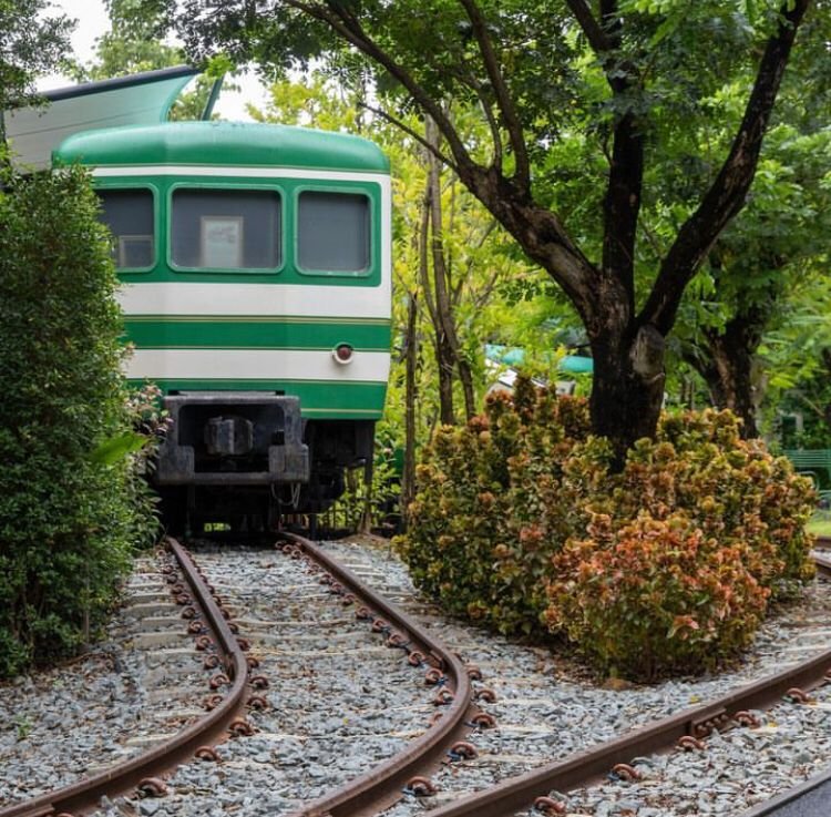 O arquiteto contou que no futuro pretende organizar viagens de trem de fim de semana, onde os hóspedes vestidos a caráter poderão participar de um jogo de 