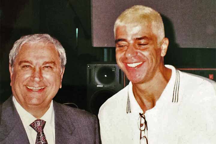 Cantor, compositor, multi-instrumentista e produtor, Lulu Santos, 71,  é um dos maiores nomes da música brasileira. Um verdadeiro hitmaker, com diversas canções que emplacaram nas rádios nos anos 80 e 90. 