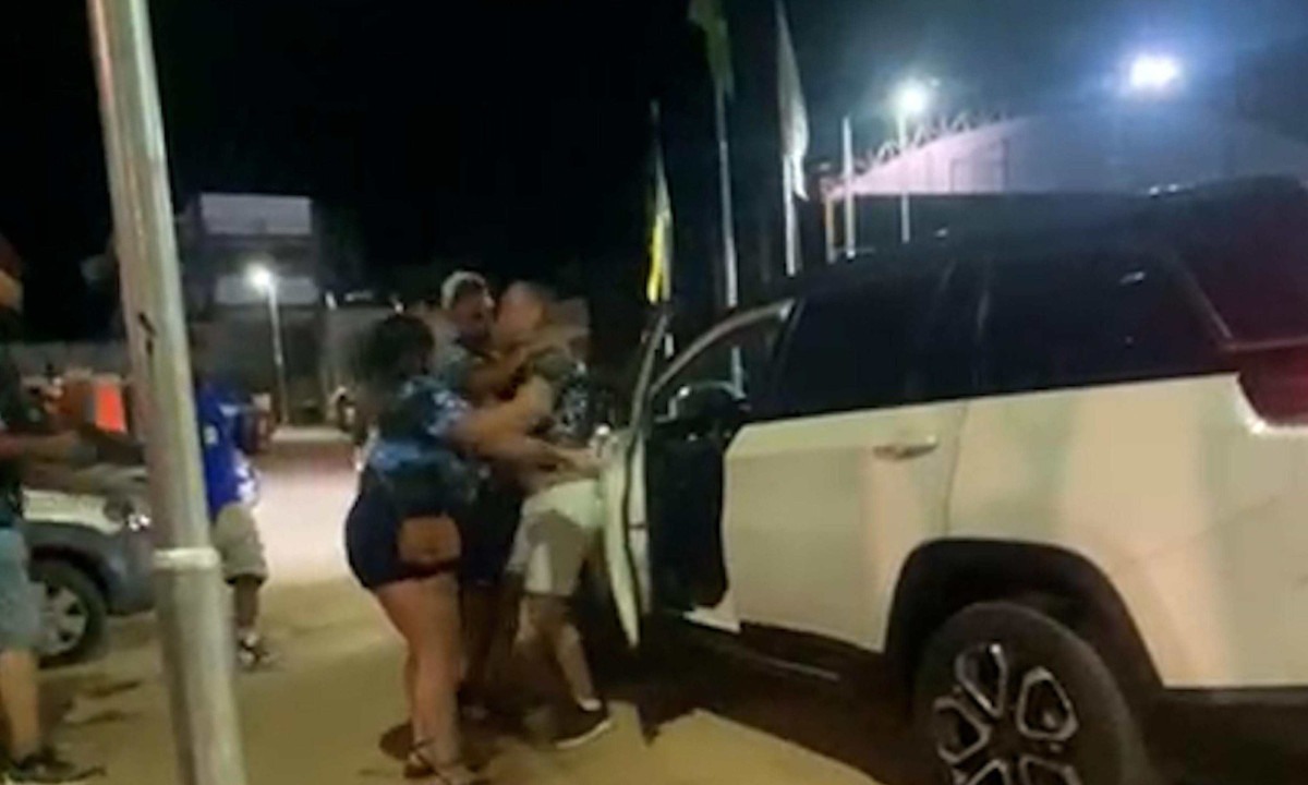 Um dos suspeitos, de 28 anos, foi conduzido e ouvido pela autoridade policial -  (crédito: Reprodução/Redes Sociais)