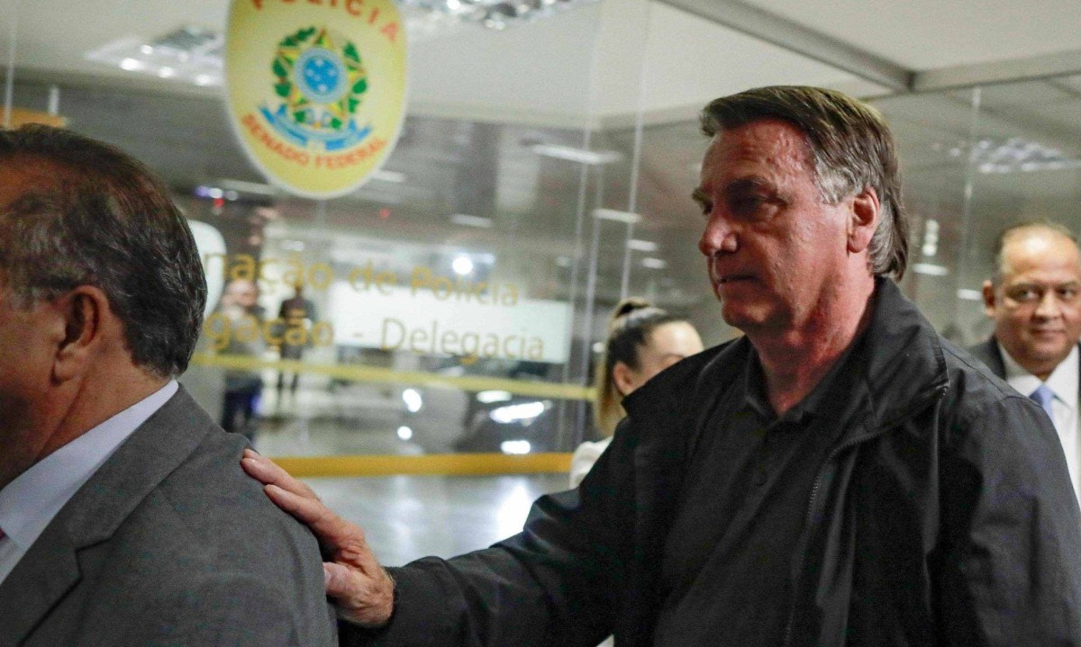 Ex-presidente Jair Bolsonaro foi denunciado pela Procuradoria-Geral da República por envolvimento em tentativa de se manter no poder mesmo após a derrota nas eleições de 2022 -  (crédito: Sergio Lima / AFP))