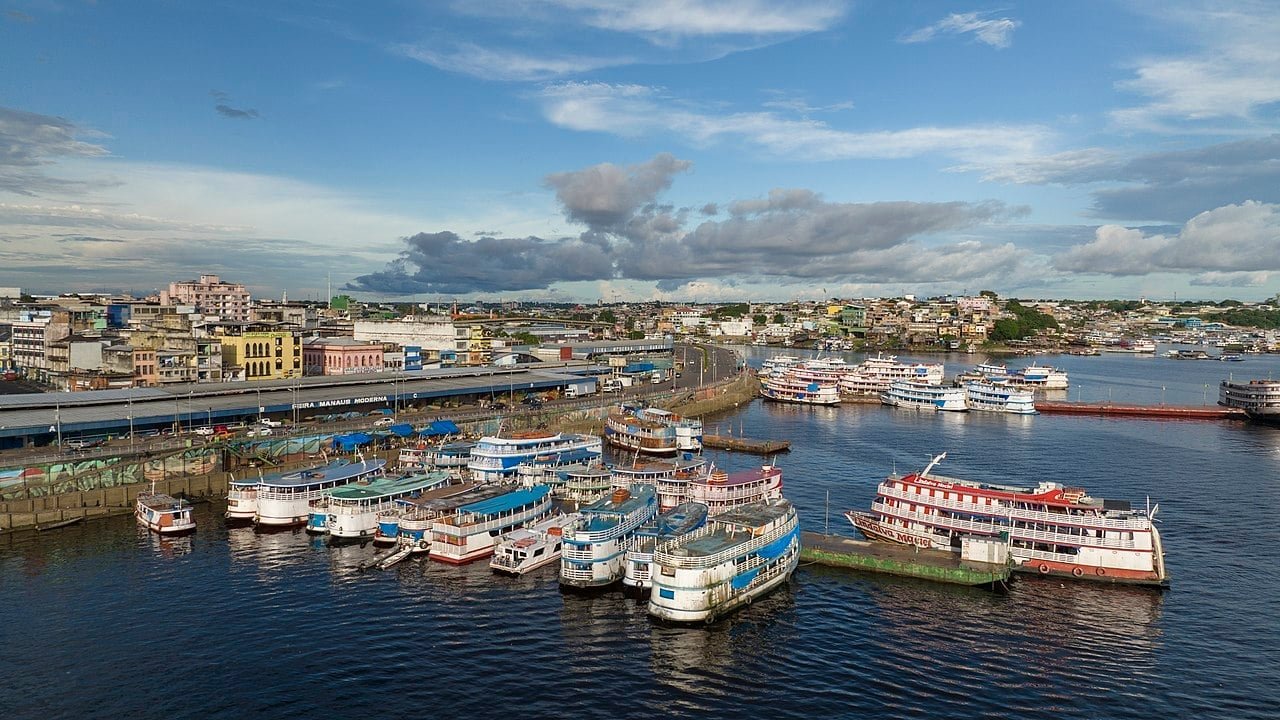 8º lugar: Manaus - O aluguel médio na capital do Amazonas é R$ 48,22/m². A população da cidade é de 2 milhões de habitantes. 


