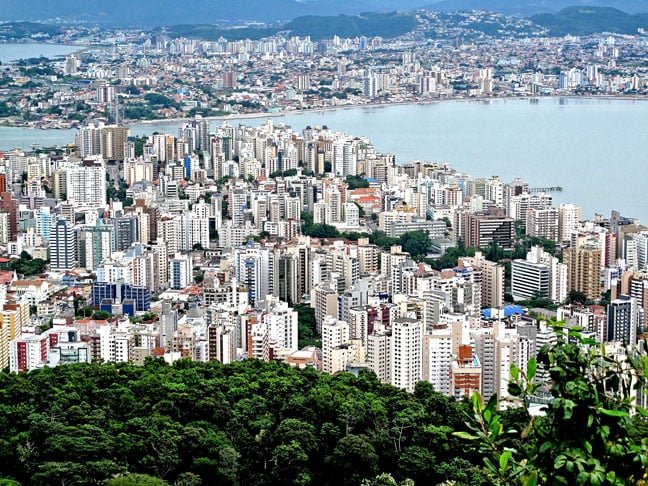 2º lugar: Florianópolis - O aluguel médio na capital de Santa Catarina é R$ 54,97/m². A população da cidade é de 537.211 habitantes. 

