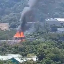 Incêndio na Globo: cenário da novela 'Dona de Mim' pega fogo no Rio - Reprodução Rede X