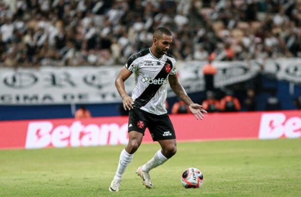 PAULO HENRIQUE - Apareceu bastante como opção, mas exagerou nos erros em tomadas de decisão. Melhorou bastante na etapa final. NOTA 7,5. Foto: Matheus Lima/Vasco