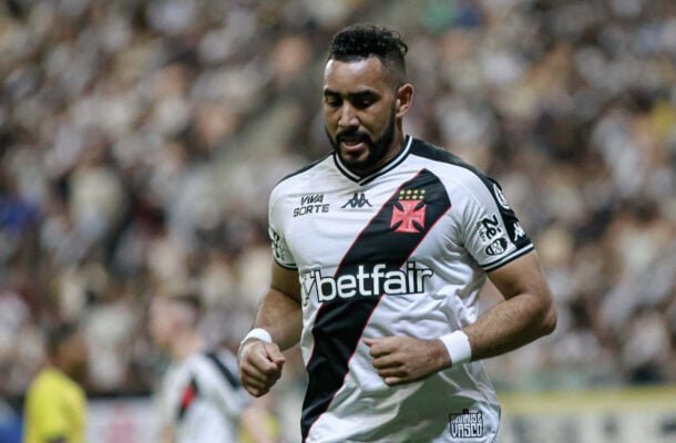 PAYET - Entrou aos 36' do segundo tempo e conseguiu duas assistências (uma pode ser atribuída a Tchê Tchê). Fez jus à expectativa da torcida. Ainda quase fez um gol. NOTA 8,5. Foto: Matheus Lima / Vasco
