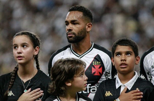ALEX TEIXEIRA - Simplesmente não consegue aproveitar as chances que tem. Se não consegue fazer jogadas produtivas contra times de baixo nível técnico, imagina na Série A. NOTA 4,5. Foto: Matheus Lima/Vasco