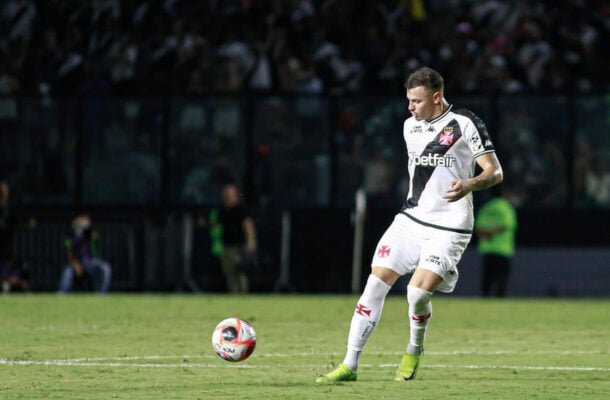 HUGO MOURA - Foi titular e fez por merecer. No fim, foi agraciado com um gol - seu primeiro na temporada. NOTA 8,0. Foto: Matheus Lima/Vasco