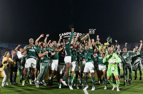 Palmeiras (1960) -  Foi o segundo brasileiro a jogar a competiÃ§Ã£o e foi atÃ© a final naquele ano de 1961, perdendo a decisÃ£o para o PeÃ±arol. Ã? o brazuca que tem mais participaÃ§Ãµes alÃ©m de trÃªs tÃ­tulos. Jogou, alÃ©m de 1960 e 1961 nos seguintes anos:  1961, 1968, 1971, 1973, 1974, 1979, 1994, 1995, 1999 (campeÃ£o), 2000, 2001, 2005, 2006, 2009, 2013, 2016, 2017, 2018, 2019, 2020, 2021 (campeÃ£o), 2022 (campeÃ£o), 2023, 2024 e 2025- Cesar Greco / Palmeiras