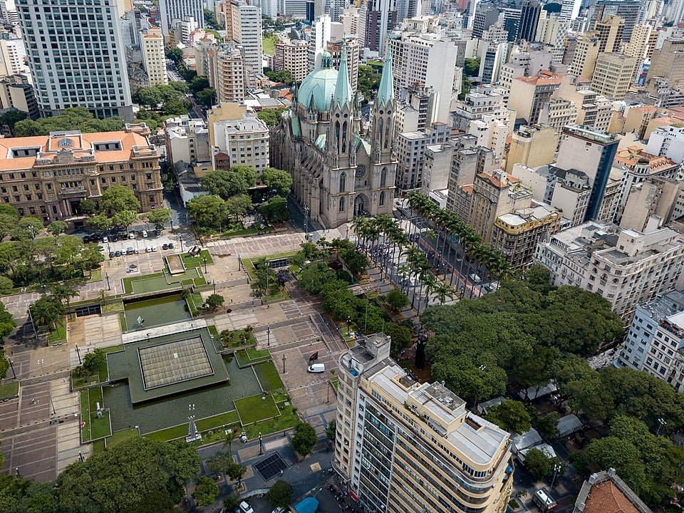 De acordo com os dados do FipeZAP, em 2024 os novos contratos de aluguel residenciais ficaram, em média, 13,50% mais caros. Veja a seguir o ranking das capitais mais caras. 

