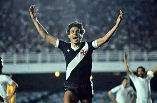 Vasco da Gama (1975) - O Cruz-Maltino não foi bem na sua primeira participação em 1975. Caiu na fase de grupos. O time tem nove participações e um caneco. Além da estreia em 75, jogou em  1980, 1985, 1990, 1998 (campeão), 1999, 2001, 2012 e 2018 - Divulgação/CBF