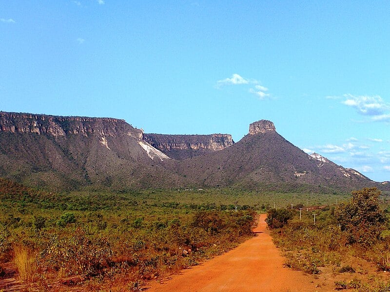 No entanto, o Jalapão é um local de difícil acesso, já que não possui aeroporto próximo. Por isso, quem quiser conhecer o parque precisa desembarcar em Palmas, reservar uma boa quantia em dinheiro e ter bastante disposição.