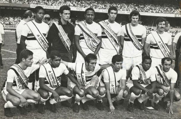 São Paulo (1972) - Em sua primeira participação, o Tricolor do Morumbi caiu na fase semifinal. O time é figurinha carimbada na competição (só o Palmeiras tem mais) e três títulos. Além de 1972: 1974, 1978, 1982, 1987, 1992 (campeão), 1993 (campeão), 1994, 2004, 2005 (campeão), 2006, 2007, 2008, 2009, 2010, 2013, 2015, 2016, 2019, 2020,  2021 e a atual, em 2025 - Wikimedia Commons