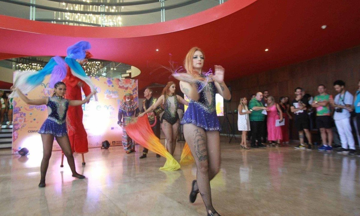 repertórios unirão a música eletrônica à tradição mineira da folia, acompanhadas de intervenções artísticas circenses e performances ao vivo, projeções, celebrando a paz e a diversidade -  (crédito:  Edesio Ferreira/EM/D.A Press)