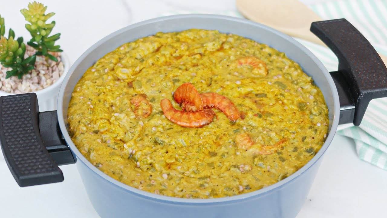 Caruru paraense: Uma mistura de quiabo com camarão seco e farinha d’água, temperada com azeite de dendê e outros condimentos. Tem origem africana e é bastante consumida em celebrações religiosas. Costuma ser acompanhado por arroz. Calorias: cerca de 140 kcal.