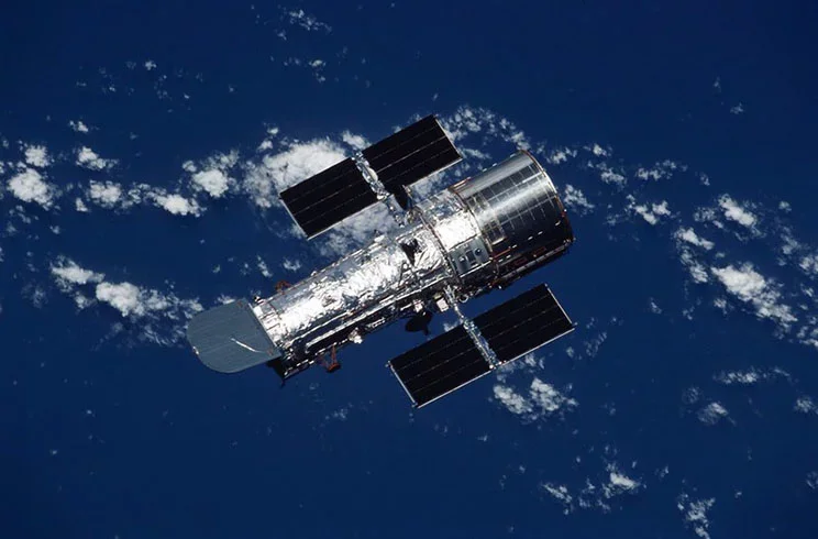 O Telescópio Espacial Hubble, um observatório espacial que orbita a Terra desde 1990, também foi uma das grandes invenções da NASA.