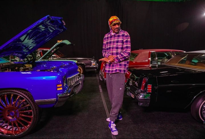 O rapper também é um grande fã de carros e possui uma coleção impressionante de veículos luxuosos.-reprodução/instagram @snoopdogg