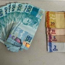 Adolescentes compram pizza e são detidos com R$ 2 mil em notas falsas - DivulgaÃ§Ã£o/PMMG
