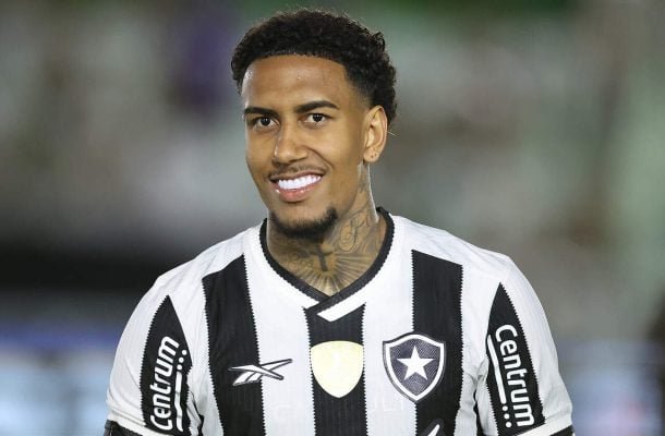 RWAN - Péssimo. Fominha, tomou decisões erradas e, destemperado, não conseguiu exercer corretamente a pressão sobre os zagueiros anfitgriões. Totalmente perdido - NOTA: 1,0 - Foto: Vitor Silva/Botafogo  