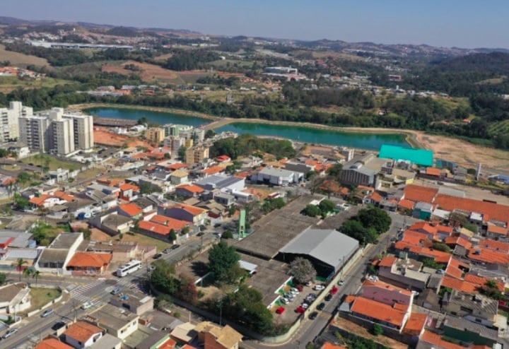 Louveira (SP): O município pertence à Região Metropolitana de Jundiaí e conta com quase 50 mil habitantes. Fica a 72 km de São Paulo, capital.