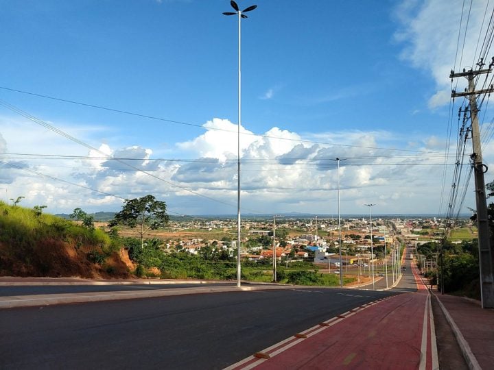 Trata-se do município de Canaã dos Carajás, que, de acordo com o Instituto Brasileiro de Geografia e Estatística , alcançou um impressionante valor de R$ 591.101,11 per capita, ou seja, por indivíduo.