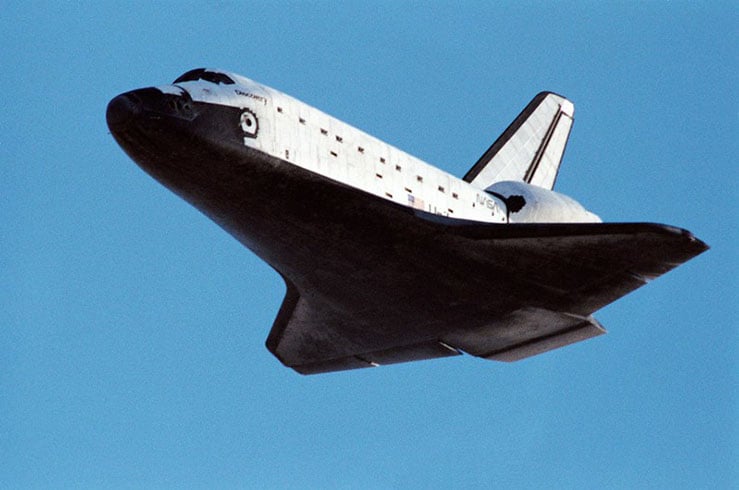 O Hubble foi lançado pela NASA, a agência espacial dos Estados Unidos, em 24 de abril de 1990, a bordo do ônibus espacial Discovery.