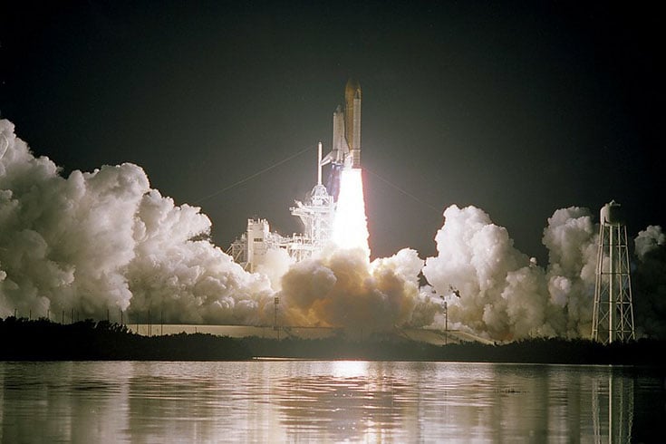 O Hubble foi o primeiro dos quatro enviados pela NASA na missão Grandes Observatórios Espaciais (Great Observatories Program). Eles se localizam em lugares diferentes no universo, para contribuir para os estudos da agência espacial norte-americana. 