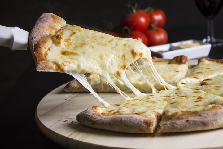 Outros sabores tradicionais também fazem sucesso: a muçarela ocupa o segundo lugar e a portuguesa, o terceiro.