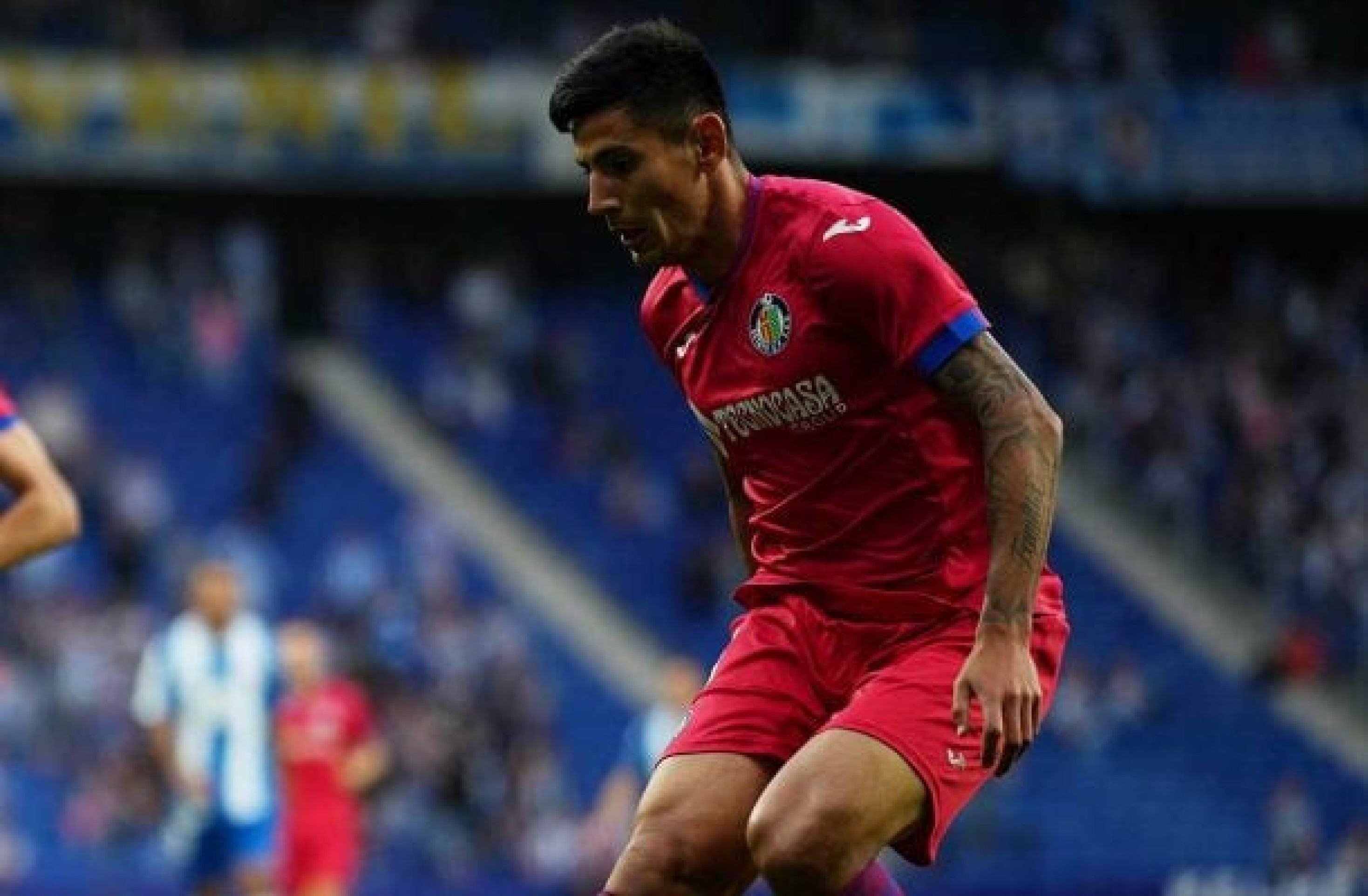 Negociação do Corinthians por lateral Angileri esfria; saiba detalhes