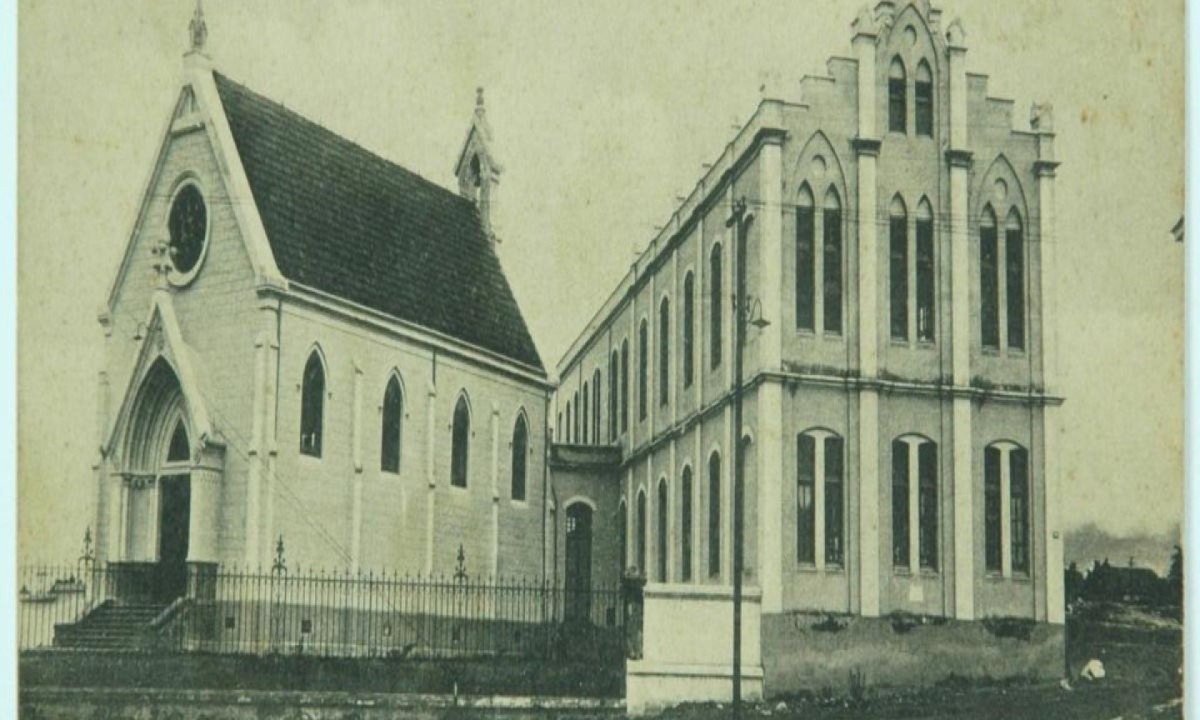 Imagem do do início do século 20 da Capela Curial Nossa Senhora do Rosário Imagem do do início do século 20 da Capela Curial Nossa Senhora do Rosário