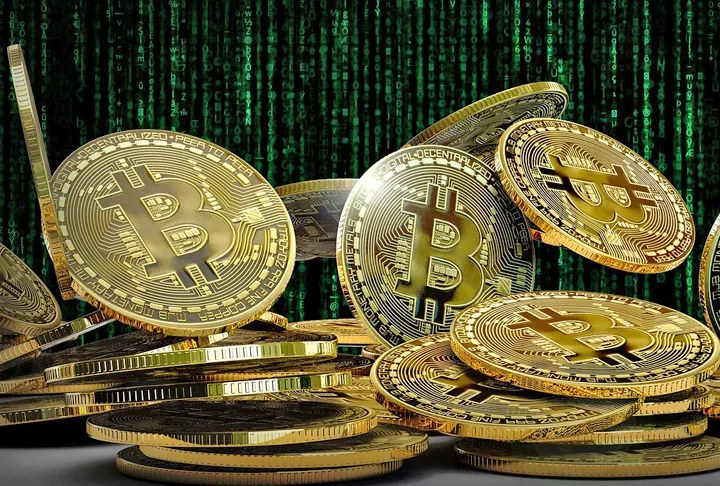 Outro ponto mencionado pelo economista é a volatilidade das criptomoedas como meio de troca, sem apresentar um valor estável.
