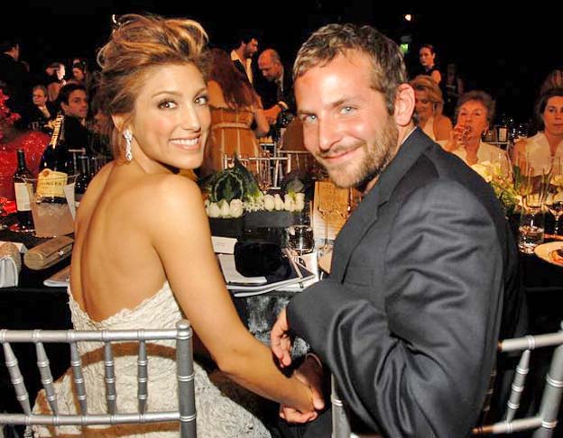 O ator tem uma filha com a modelo russa Irina Shayk. Além disso, ele também já foi casado por dois anos com a atriz Jennifer Esposito (foto).