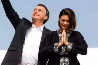 Bolsonaro omitiu transferência de R$ 2 milhões a Michelle, diz PF