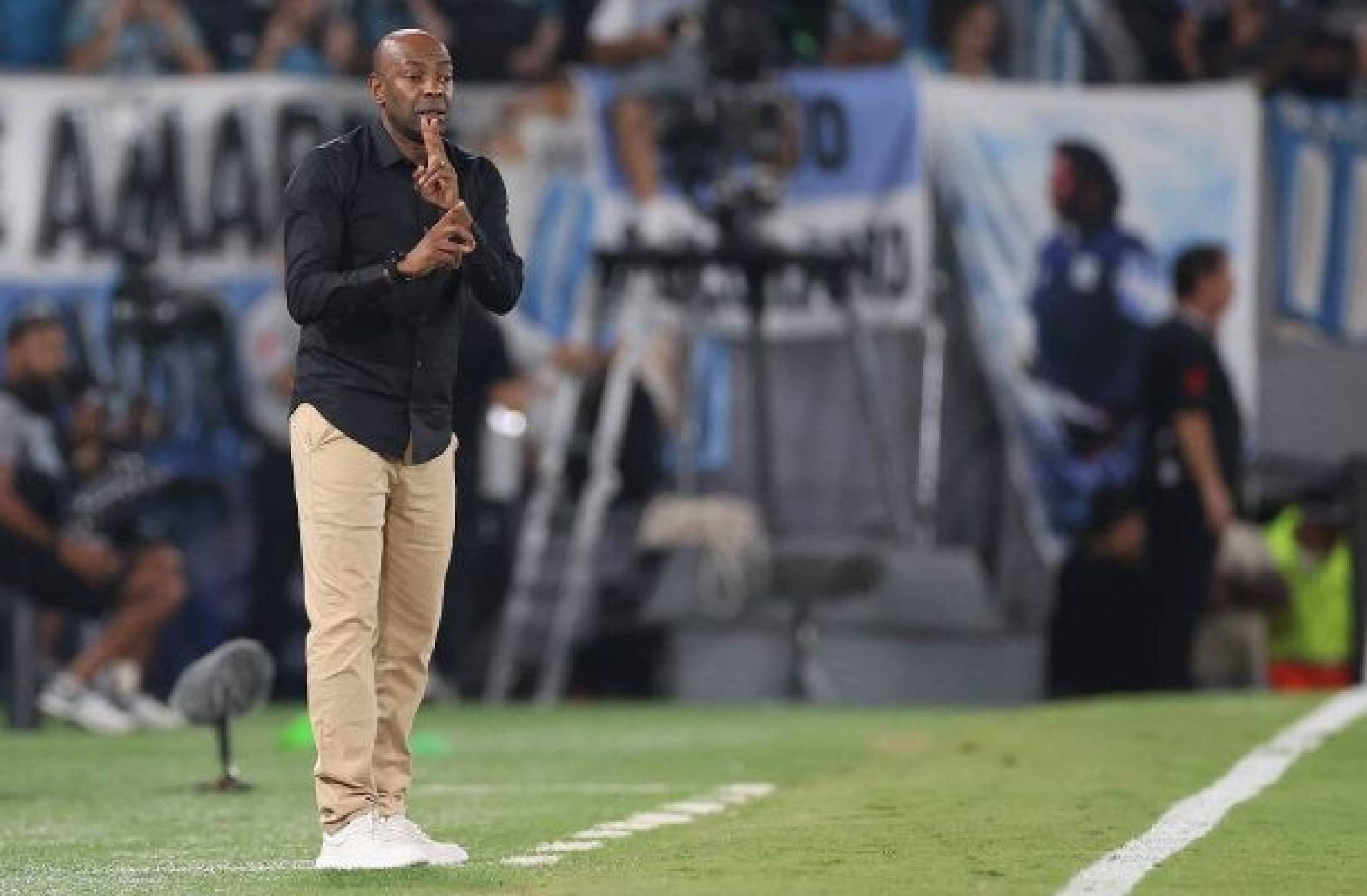 Caçapa pede para que Botafogo volte a jogar como antes: ‘O mais rápido possível’