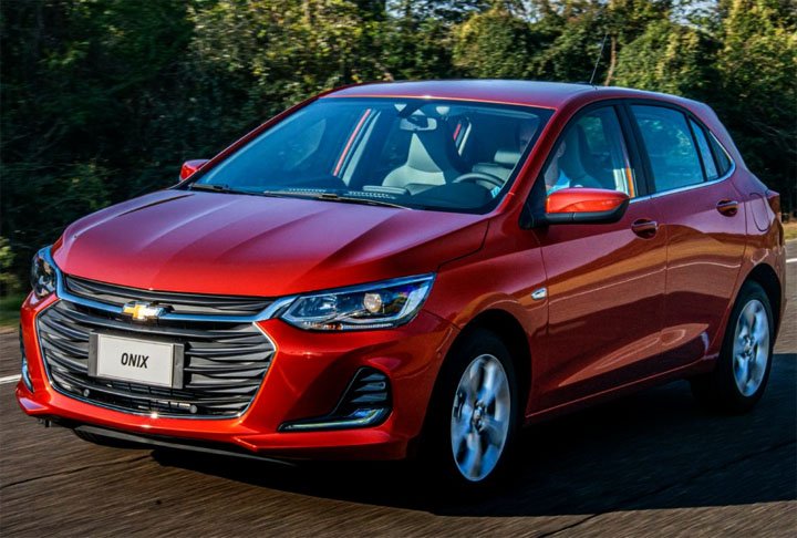 O Onix ocupa os dois primeiros lugares da lista dos carros mais econÃŽmicos. Ambos contam com o mesmo conjunto de motor e cÃ¢mbio e as versÃµes de entrada apresentam dados de consumo bastante similares.