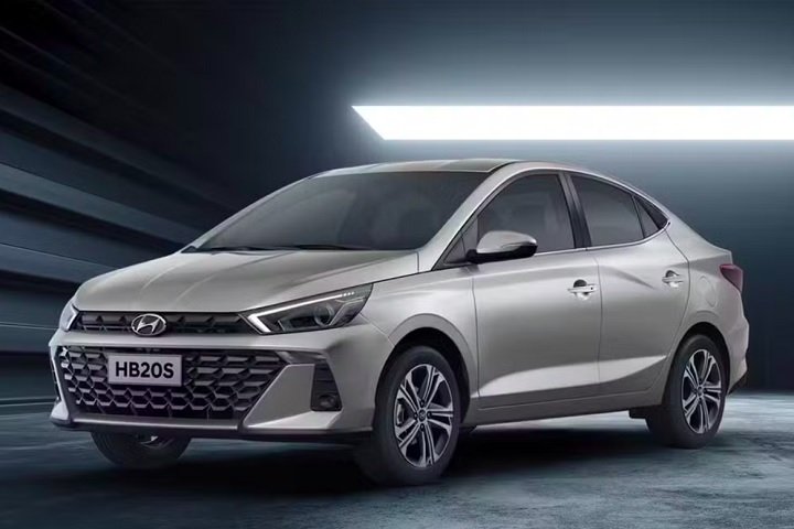 5º) Hyundai HB20S - Motor: 1.0 flex; Câmbio: automático de seis velocidades; Consumo na cidade: 13 km/l (gasolina) e 9 km/l (etanol); Consumo na estrada: 16 km/l (gasolina) e 11,2 km/l (etanol); Preço inicial: R$ 97.690.