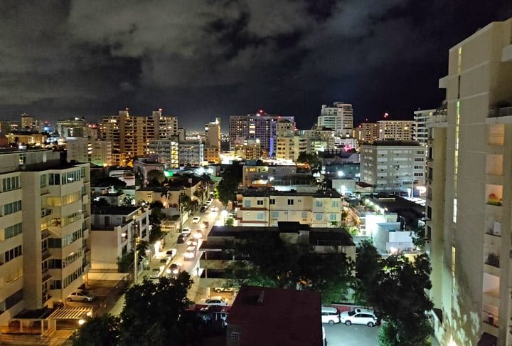 As autoridades americanas informaram que o brasileiro entrou ilegalmente em solo norte-americano após fugir do Brasil  para Porto Rico (foto), no Caribe. 