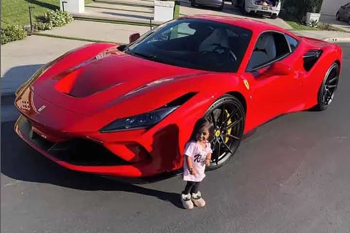 Jyoti Amge Ã© portadora de um nanismo denominado acondroplasia, que limita o crescimento a um determinado ponto.